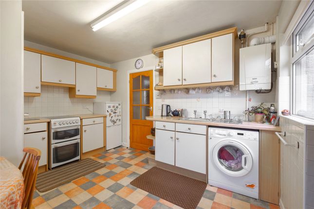 25, Netherlea Drive, Holmfirth photo 2