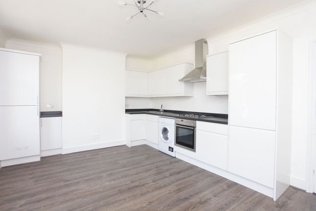 Ravenshurst Avenue, Hendon photo 3