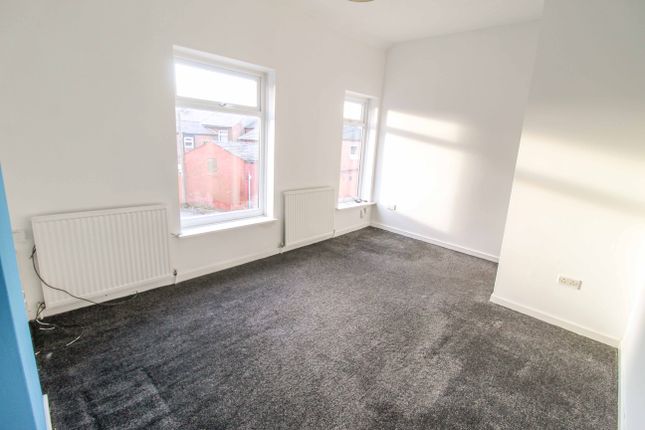 3a Morris Green Lane, Bolton photo 3