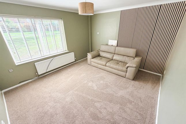 18, Bankside, Corby photo 2