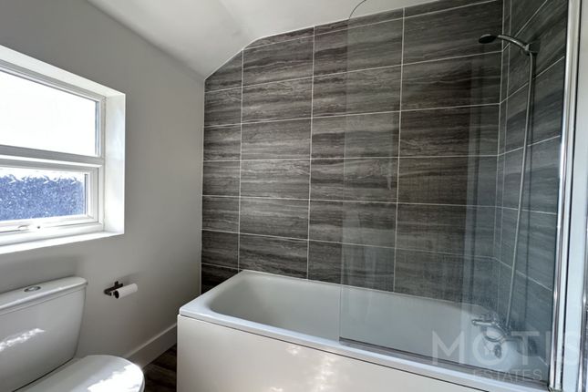 Flat 2 303, Cheriton Road, Folkestone photo 5
