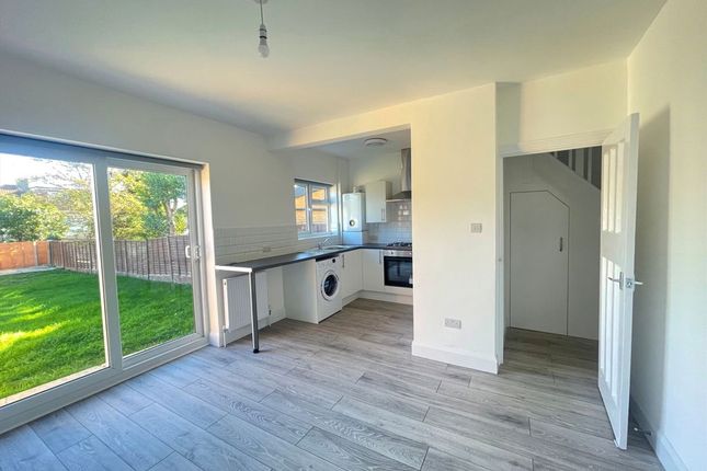 22, Highfield Avenue, Greenford photo 4