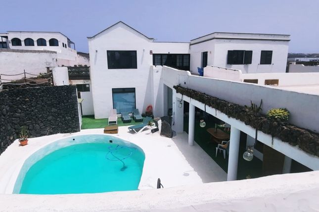 Villa for sale in Puerto Del Carmen, Lanzarote, Spain