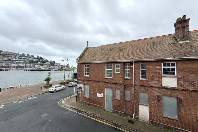 Flat C, 9, South Embankment, Dartmouth photo 2