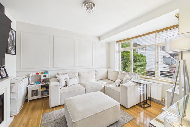 1, Midgley Crescent, Greater Manchester photo 3