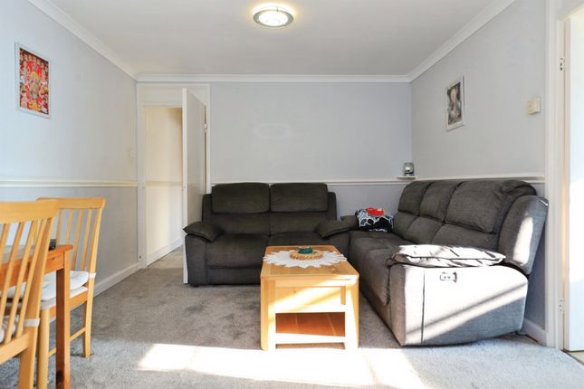 18, Boydon Close, Wolverhampton photo 4