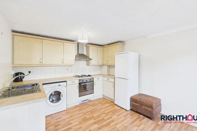 1017a Harrogate Road, Bradford photo 3