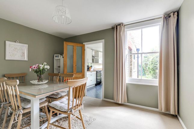 8 Lindsey Road, Bishop's Stortford photo 2