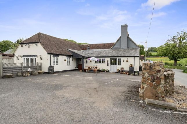 1-bed flat on FLAT 2 THE MALT SHOVEL, Lambourn Woodlands, Hungerford, £190,000