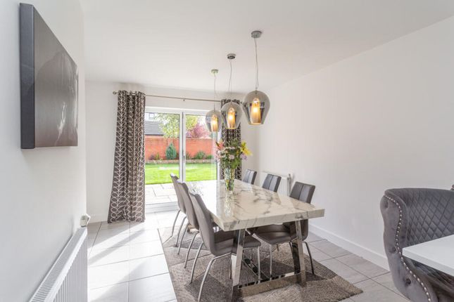 7 Orion Way, Doncaster photo 4