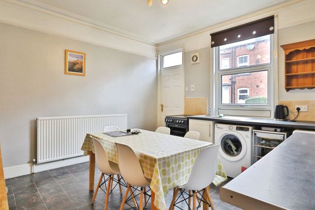 12, Newport Gardens, Leeds photo 4
