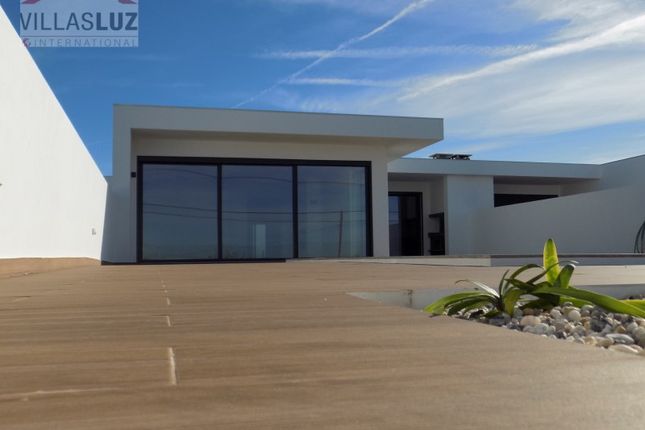 Detached house for sale in Atouguia Da Baleia, Peniche, Leiria