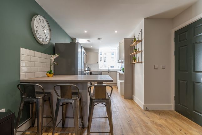 Thumbnail Shared accommodation to rent in Walter Road, Swansea