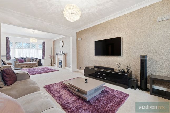 15, Greenleafe Drive, Ilford photo 3