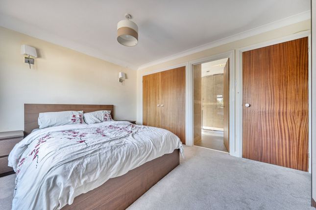 5-bed house on Chestnut Avenue, Langley, £975,000