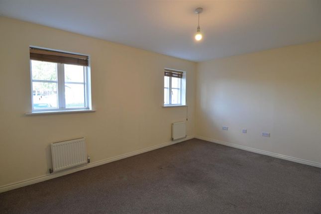 6 Pinewood Drive, Cheltenham photo 5