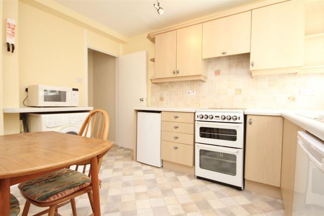 Tychbourne Drive, Surrey photo 3