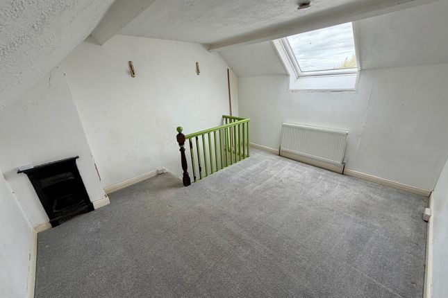 30, Brooks Road, WELLINGBOROUGH photo 2