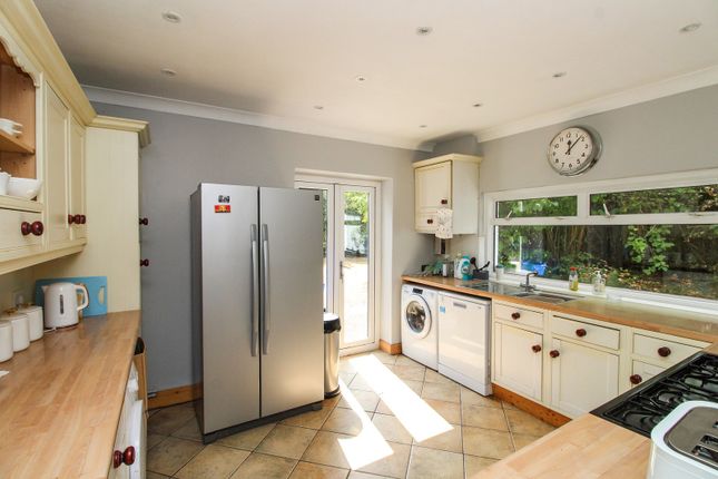 64, Taunton Lane, Coulsdon photo 3