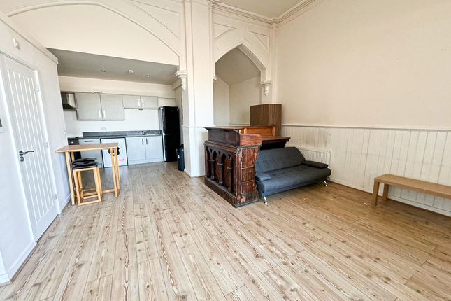 Flat 2, James Reckitt Library, 86, Holderness Road, HULL photo 4