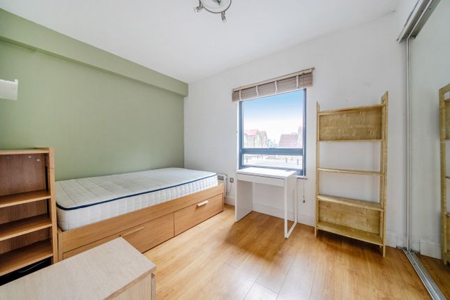 Flat 9, Brownhill Court, 1B, Brownhill Road, London photo 2