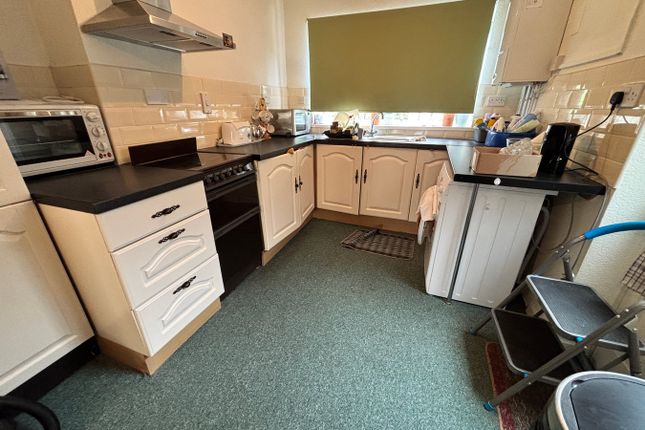 33, St Catherine Street, Carmarthen photo 4
