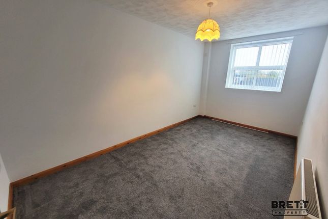 14 Elizabeth Venmore Court,, Yorke Street, Milford Haven photo 3