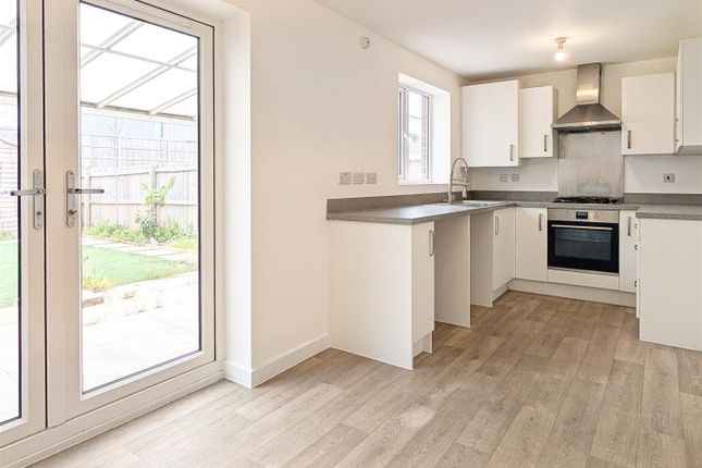 53, Coot Way, Nottingham photo 3