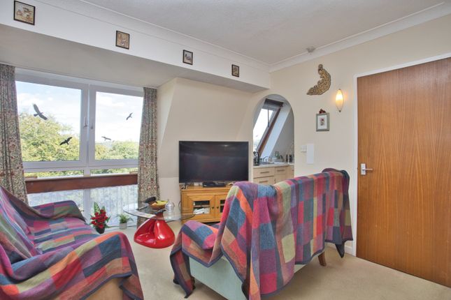 81 Homepine House,, Sandgate Road, Kent photo 2
