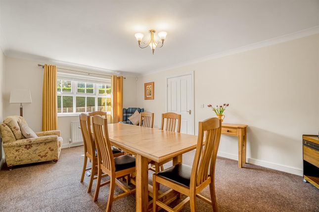 20, Kirklands Lane, Baildon photo 4
