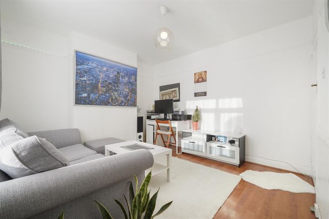 89A, Braemar Avenue, London photo 3