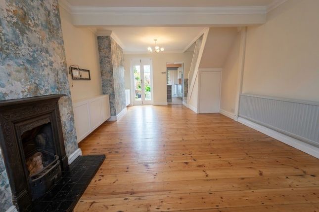 12 Greenfield Road, Newport Pagnell photo 2