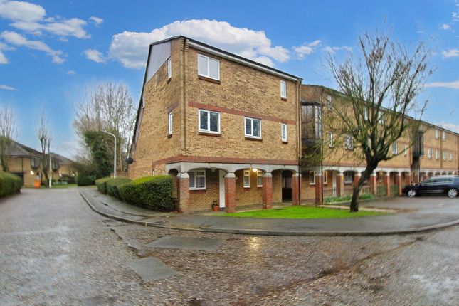 Thumbnail Flat for sale in Woodstock Crescent, Laindon West