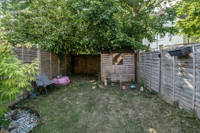 42, Two Rivers Way, Newbury photo 4
