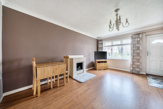 1 The Willows Manor Farm Court, Chichester photo 3
