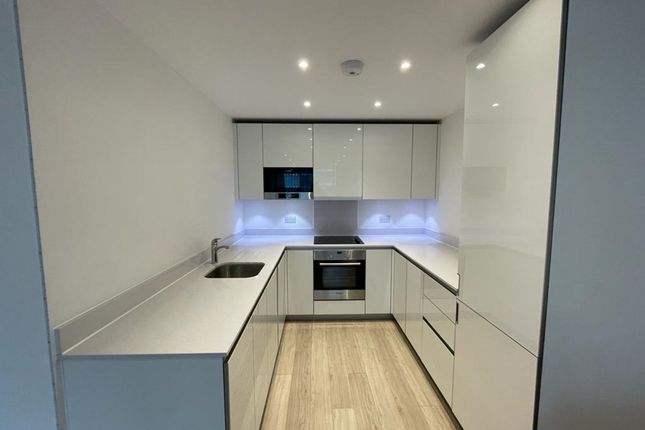 Flat 30, Pinnacle Apts, Croydon photo 3