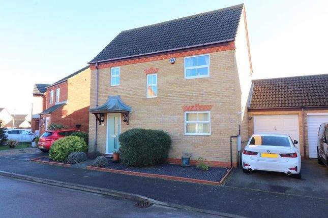 Thumbnail Detached house for sale in Meadhook Drive, Barton Le Clay, Bedfordshire