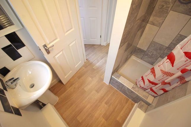 80, Radnor Street, Swindon photo 4