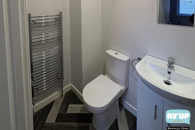 Room 8, 15 Greasbrough Road, Rotherham photo 3