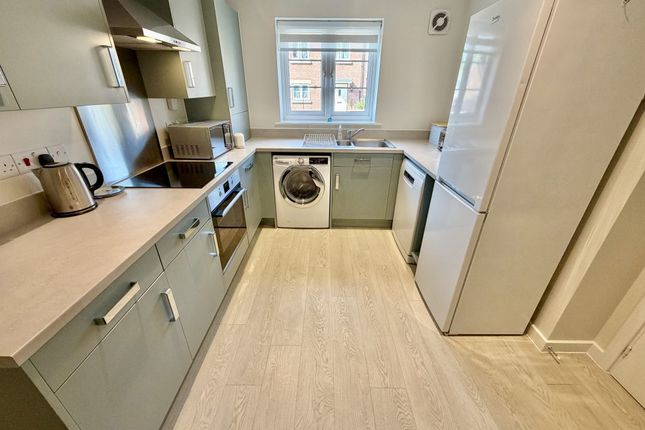39, Kingfisher Drive, Yeovil photo 2