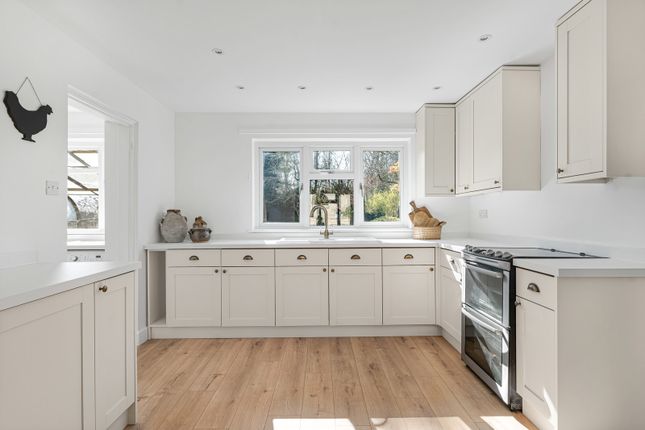 35, Courtbrook, Gloucestershire photo 2