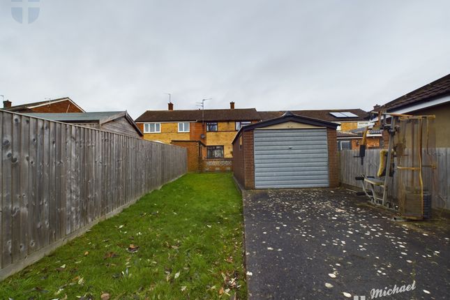 Terraced house to rent in Intalbury Avenue, Aylesbury