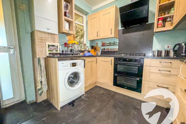 276, Middle Park Avenue, London photo 3