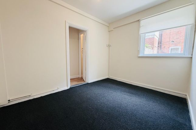 Flat 2, 64, Leigh Road, Eastleigh photo 4