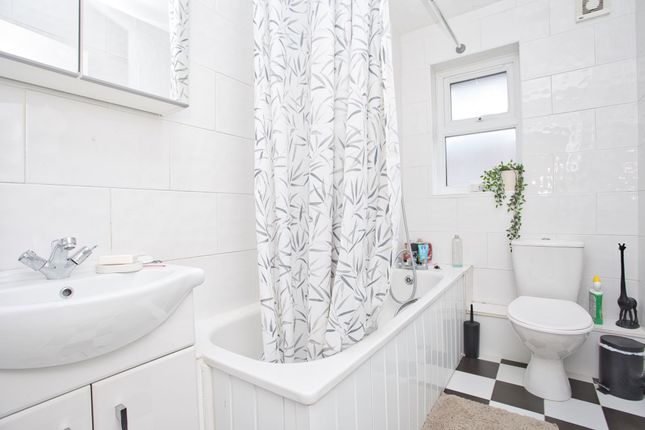 Flat for sale in Peverell Road, Dover