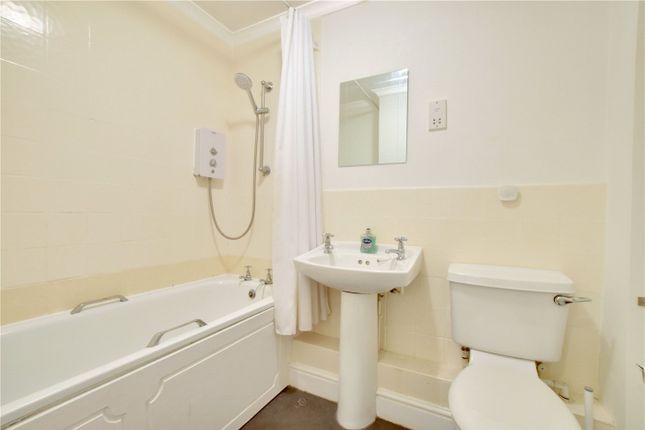Flat for sale in Burnt Ash Hill, Lee, London