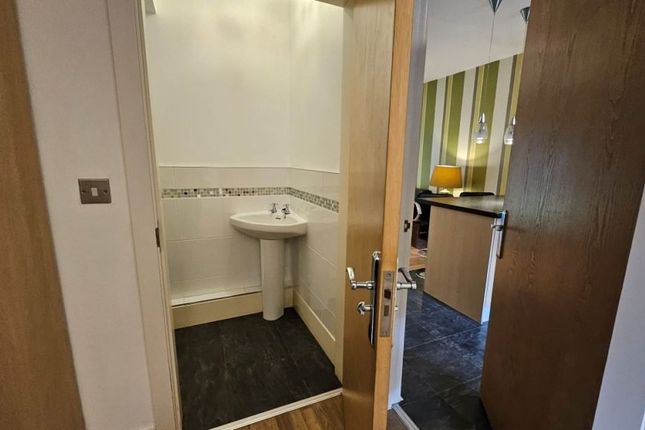3, Reeceton Gardens, Bolton photo 4
