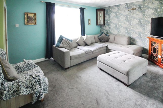 36, Highfield Villas, Leeds photo 3