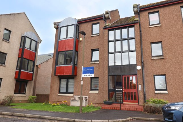 Thumbnail Flat for sale in Gracefield Court, Musselburgh