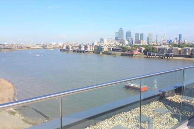 Flat for sale in Wapping Riverside, 136-140 Wapping High St, London